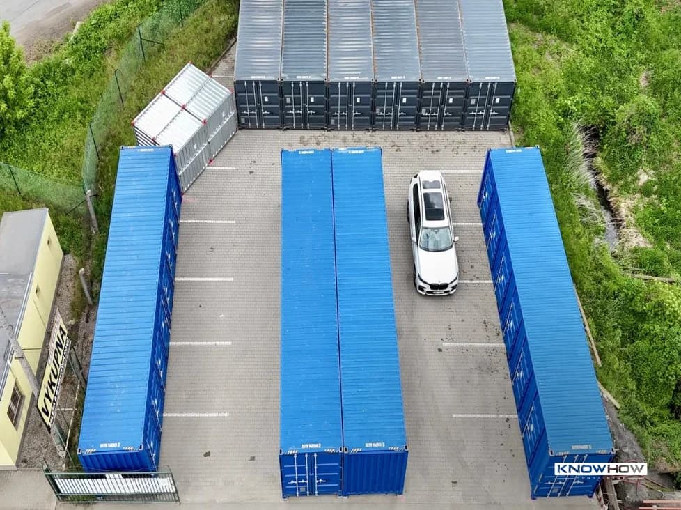 Skladbox compartmentalised 40ft high-cube self-storage container