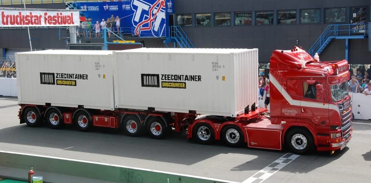 Container transport on the road
